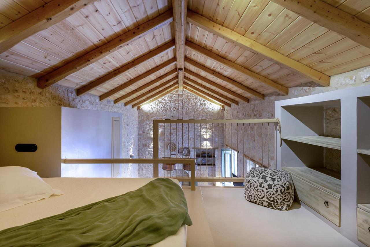 Villa Phaedra Chalki Town Екстериор снимка