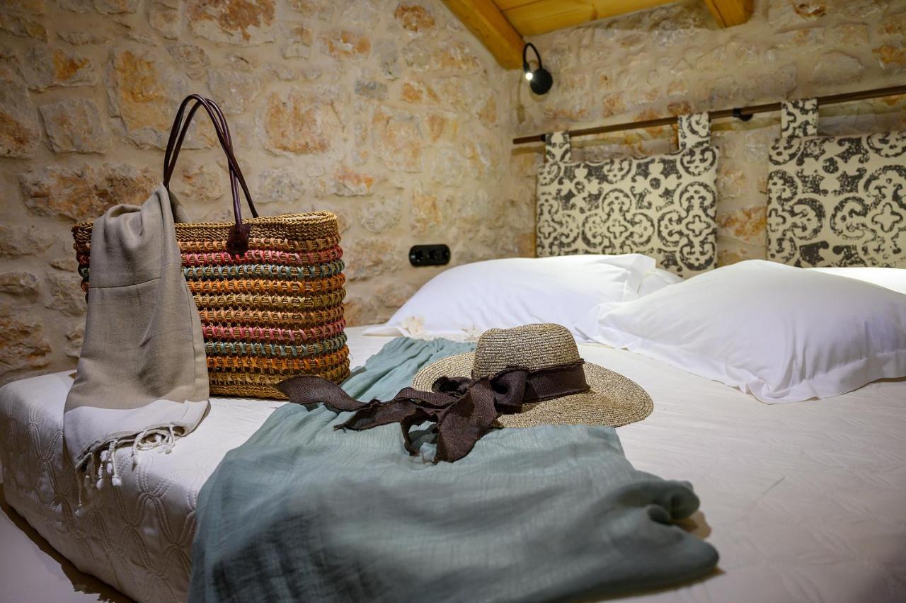 Villa Phaedra Chalki Town Екстериор снимка